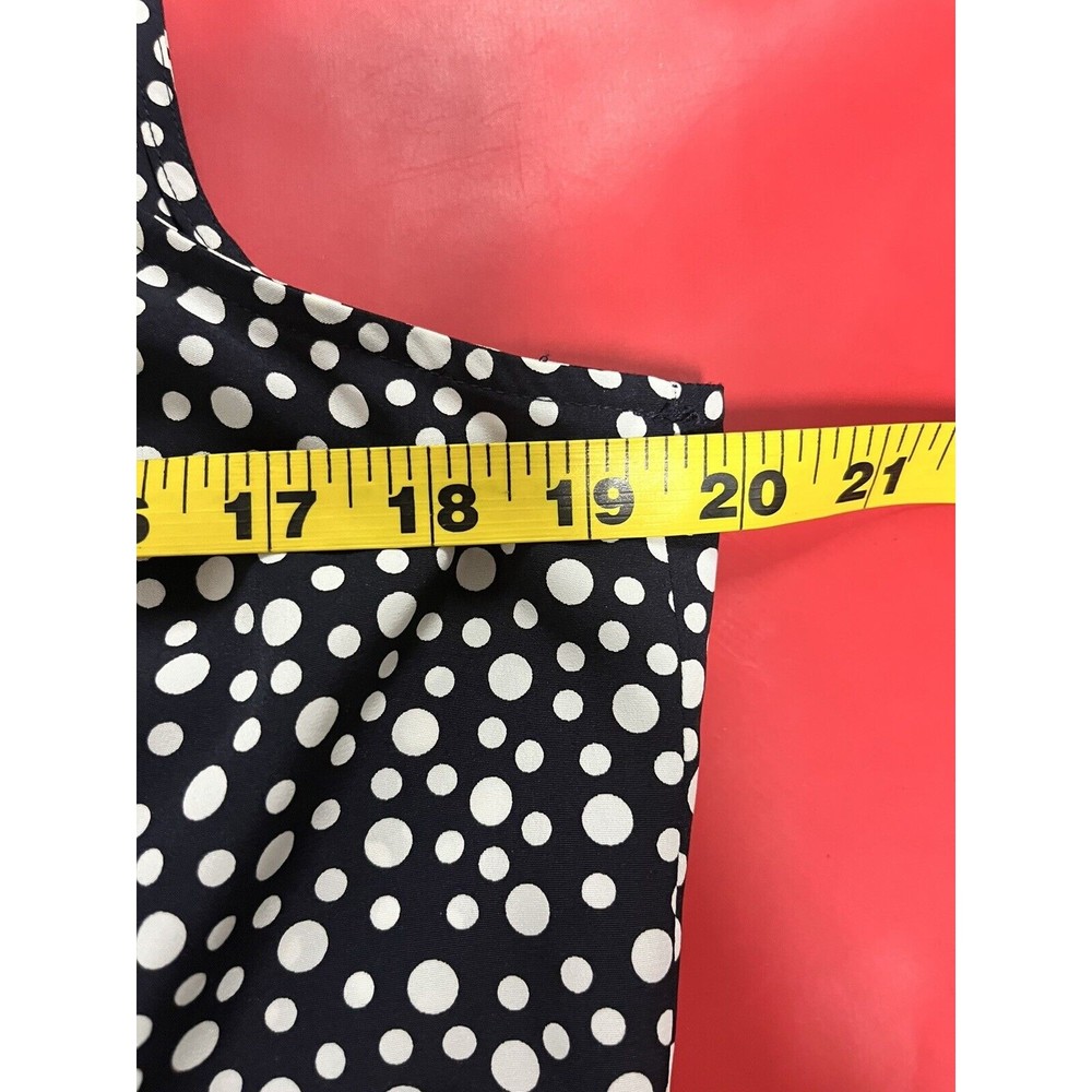 Liz Claiborne Womens Sleeveless Blouse Petite Sz 12 Black White Dotted Tie Neck - Picture 7 of 8
